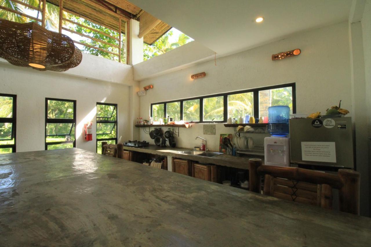 Sunlit Hostel General Luna  Extérieur photo